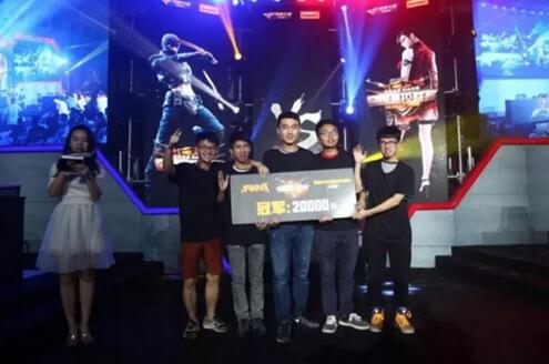 面与地板凝 面与地板凝